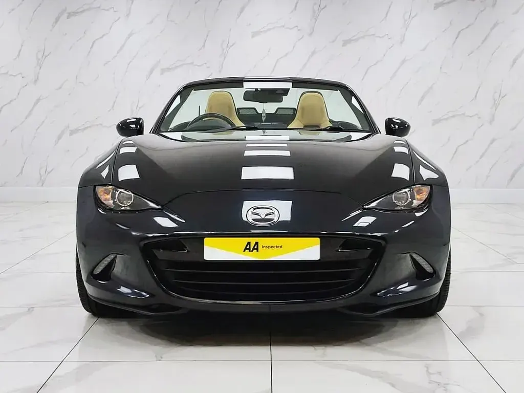 Usado Mazda MX5 Inclusive 184 HP (135 kW) 2019 Preto Cabrios