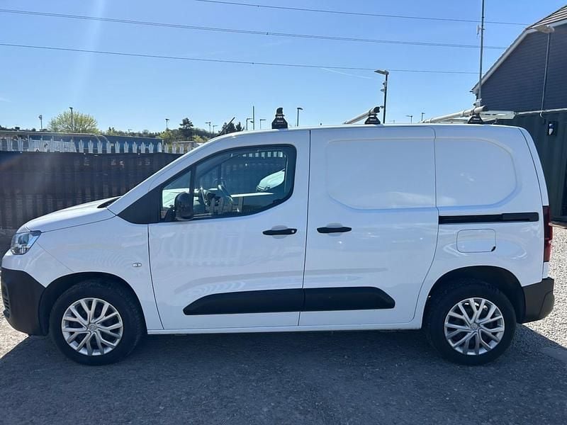 Used Citroën Berlingo 2022 White MPV