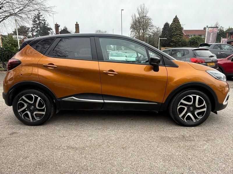 Used Renault Captur Iconic 2019 Orange/black SUV