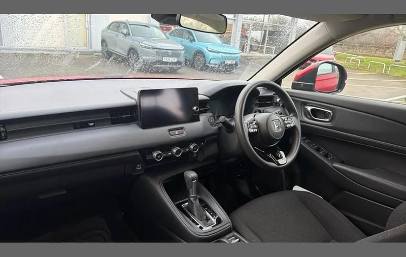 Used Honda HR-V Elegance 128 HP (94 kW) 2022 Red SUV