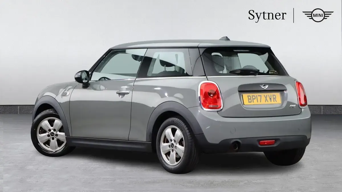 Begagnad Mini ONE Hatch 101 HK (74 kW) 2017 Grå Halvkombi