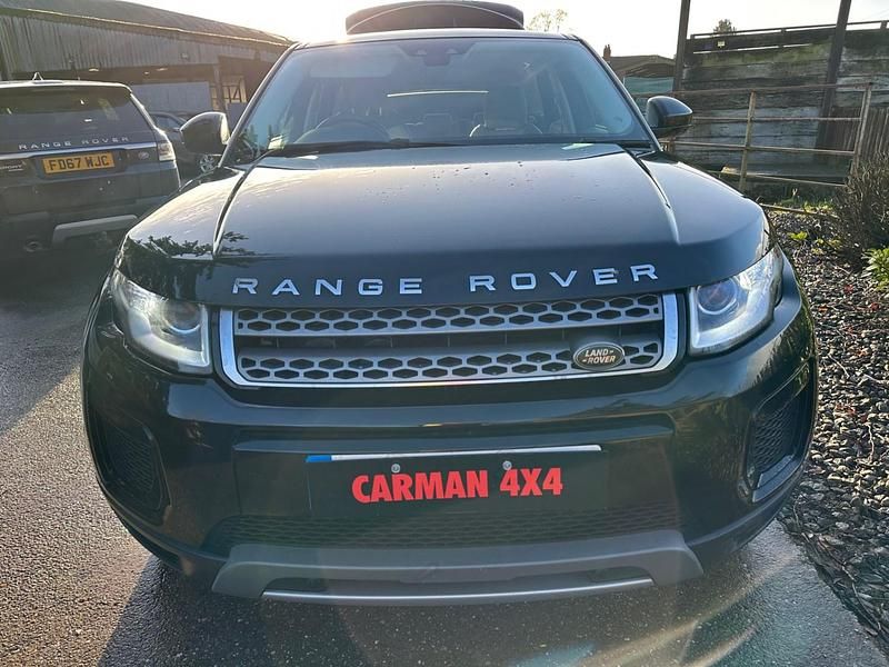 Used Land Rover Range Rover evoque SE 2017 Black Estate