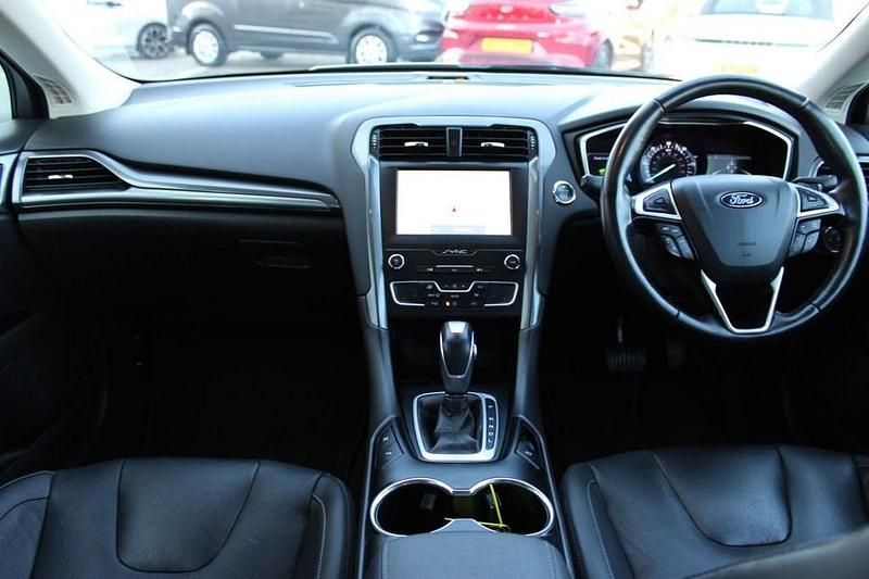 Used Ford Mondeo Titanium 187 HP (137 kW) 2020 Silver Sedan