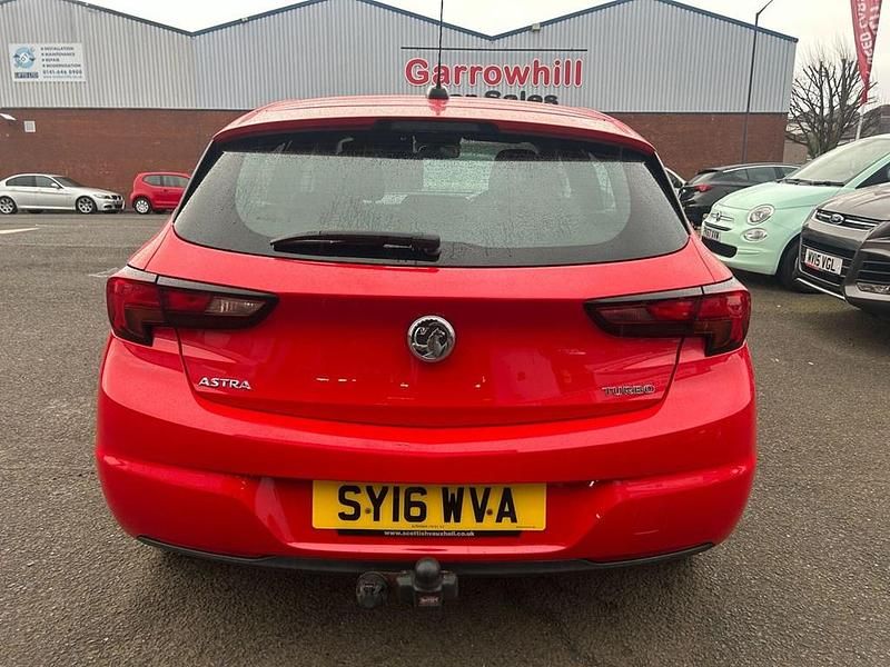 Used Vauxhall Astra SRi 150 HP (110 kW) 2016 Red Hatchback