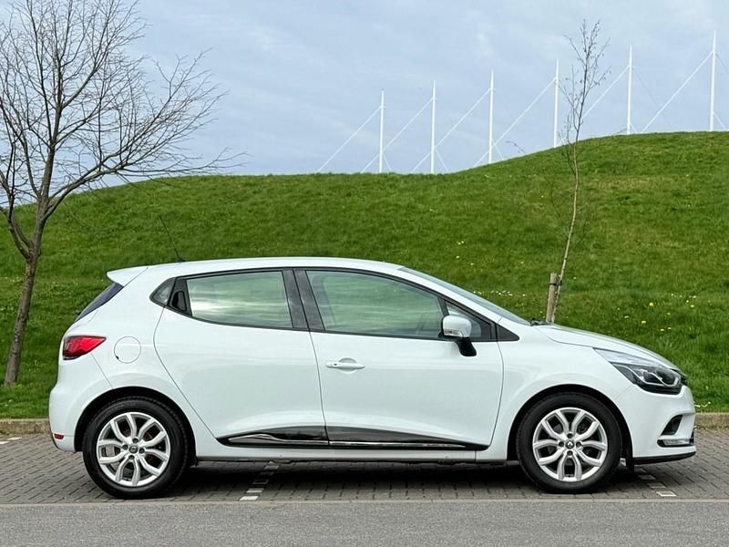 Usado Renault Clio IV Dynamique 2018 Branco Citadino