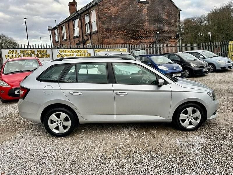 Used Skoda Fabia SE 90 HP (66 kW) 2016 Silver Estate