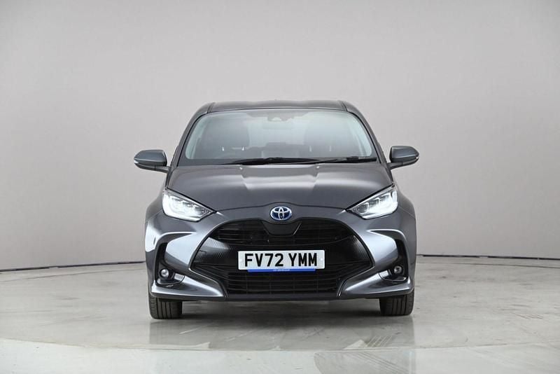 Second-hand Toyota Yaris Hybrid Design 2023 Gri Hatchback