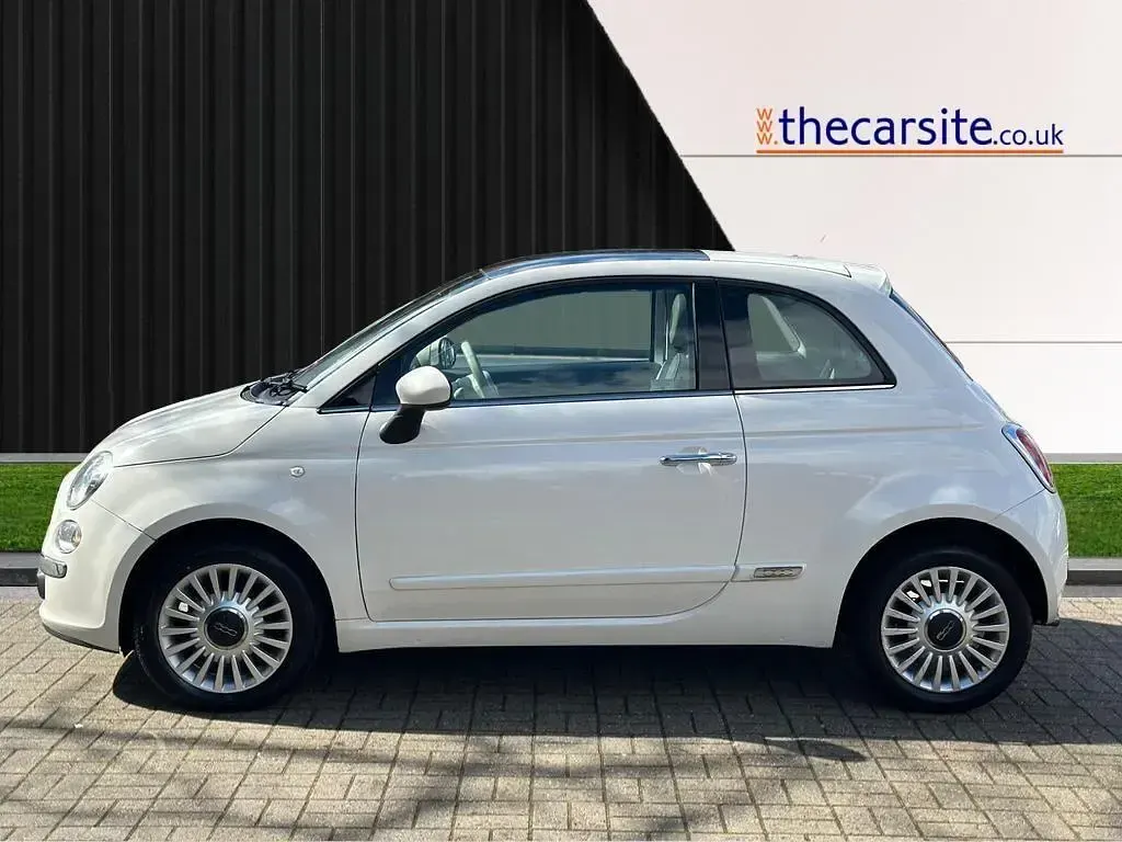 Used Fiat 500 Lounge 69 HP (50 kW) 2011 White Hatchback