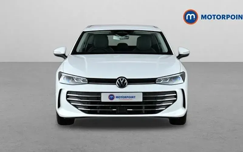 Begagnad VW Passat Life 204 HK (150 kW) 2025 Vit Kombi