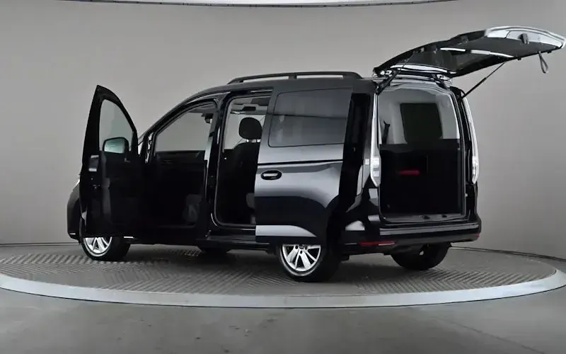 Used VW Caddy Life 122 HP (89 kW) 2023 Black MPV
