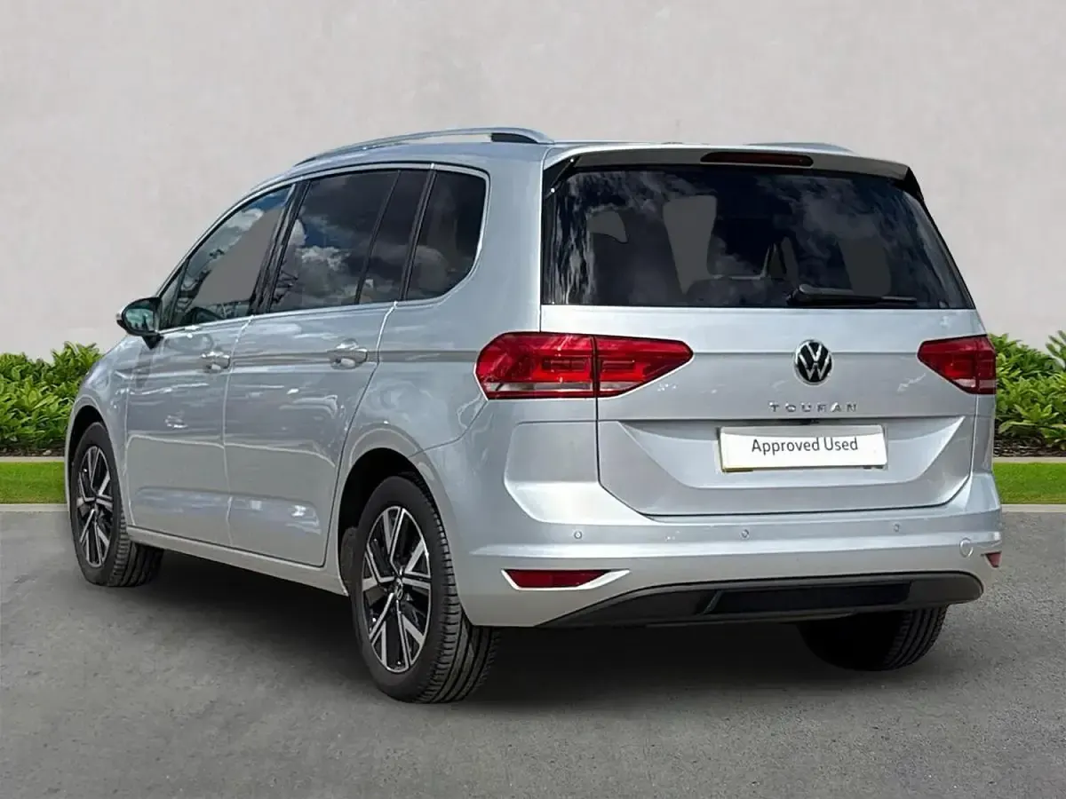 Used VW Touran SEL 150 HP (110 kW) 2024 Silver MPV