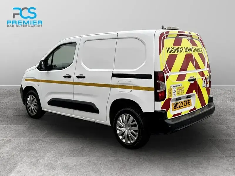 Used Peugeot Partner Premium 2022 White MPV