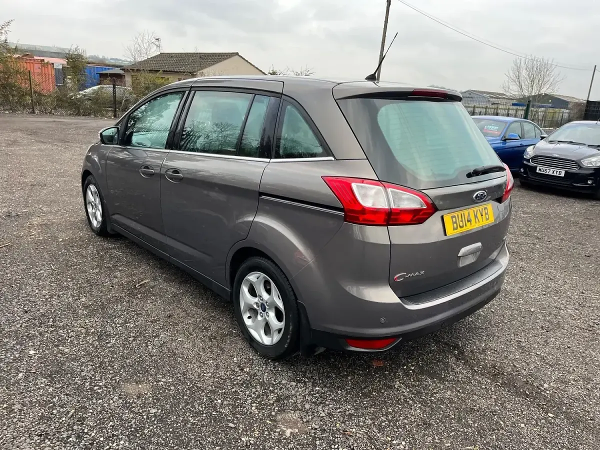 Used Ford Grand C-Max Zetec 125 HP (91 kW) 2014 Brown MPV