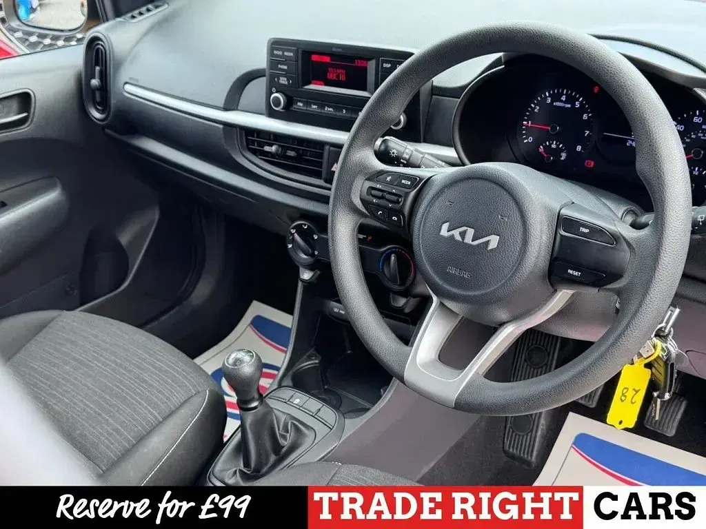 Used Kia Picanto 66 HP (48 kW) 2022 Yellow Hatchback