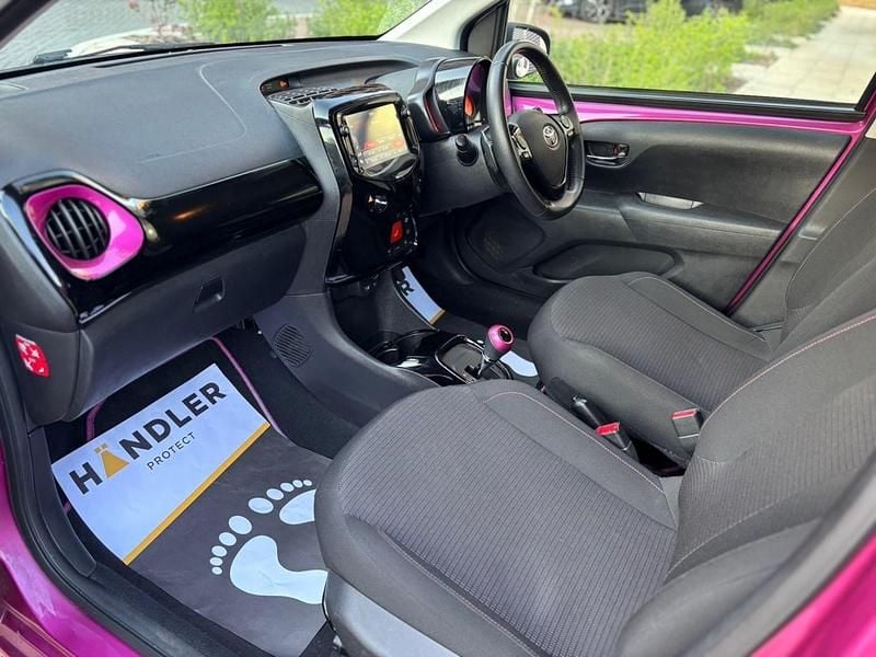 Used Toyota Aygo X-cite 72 HP (52 kW) 2019 Mauve/purple Hatchback