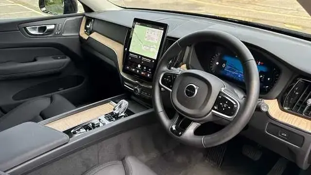 Used Volvo XC60 Plus 250 HP (183 kW) 2025 SUV