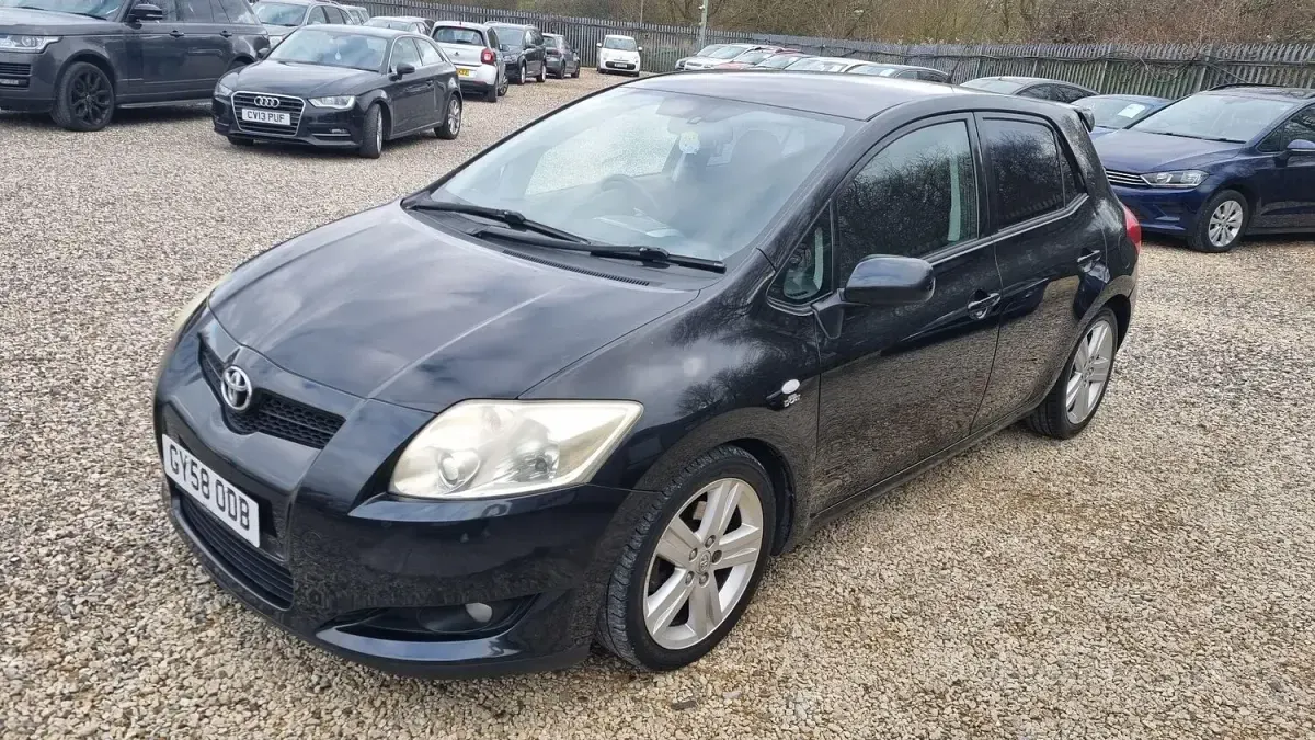 Used Toyota Auris SR 177 HP (130 kW) 2008 Black Hatchback