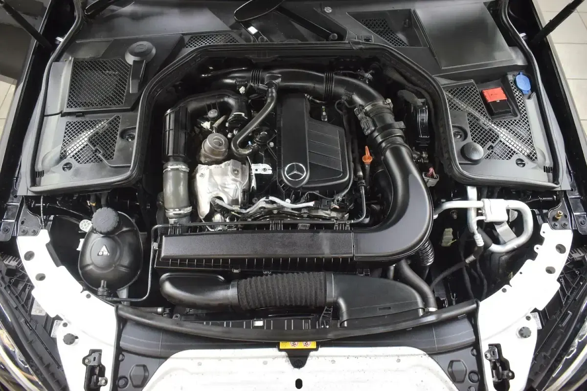 Used Mercedes C200 136 HP (100 kW) 2015 Black Sedan