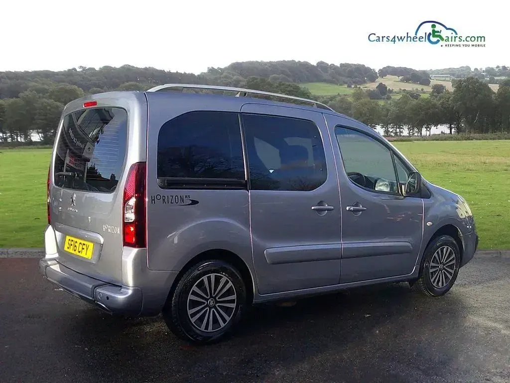 Used Peugeot Partner Tepee Active 98 HP (72 kW) 2016 Grey MPV
