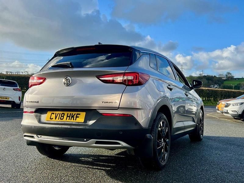 Used Vauxhall Grandland X Sport 118 HP (86 kW) 2018 Grey SUV