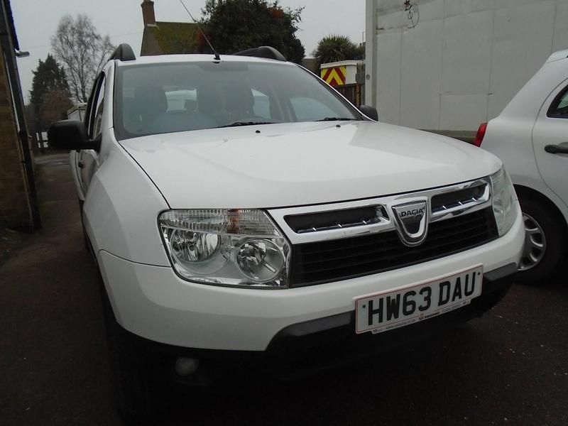 Used Dacia Duster 2013 White Hatchback