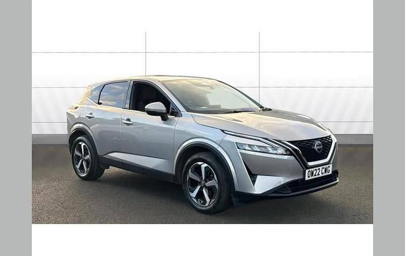 Silver Used 2022 Nissan Qashqai N-Connecta SUV | £16,035 (Good price) - Image 1/4