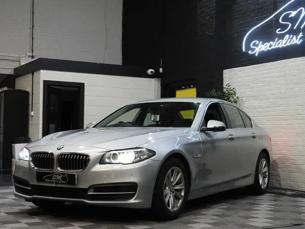 Usado BMW 520 Comfort Edition 184 CV (135 kW) 2014 Plateado Berlina