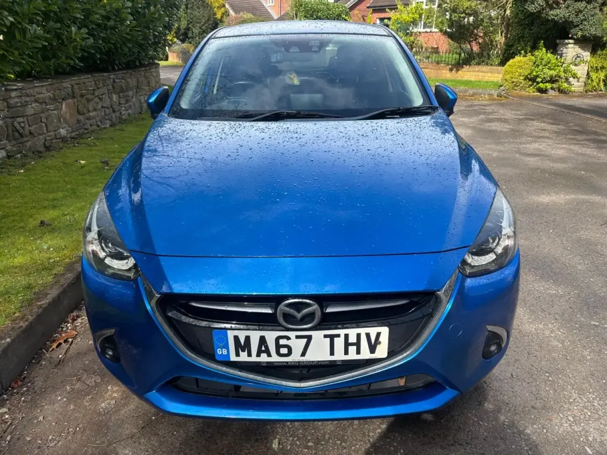 Begagnad Mazda 2 2017 Blå Halvkombi