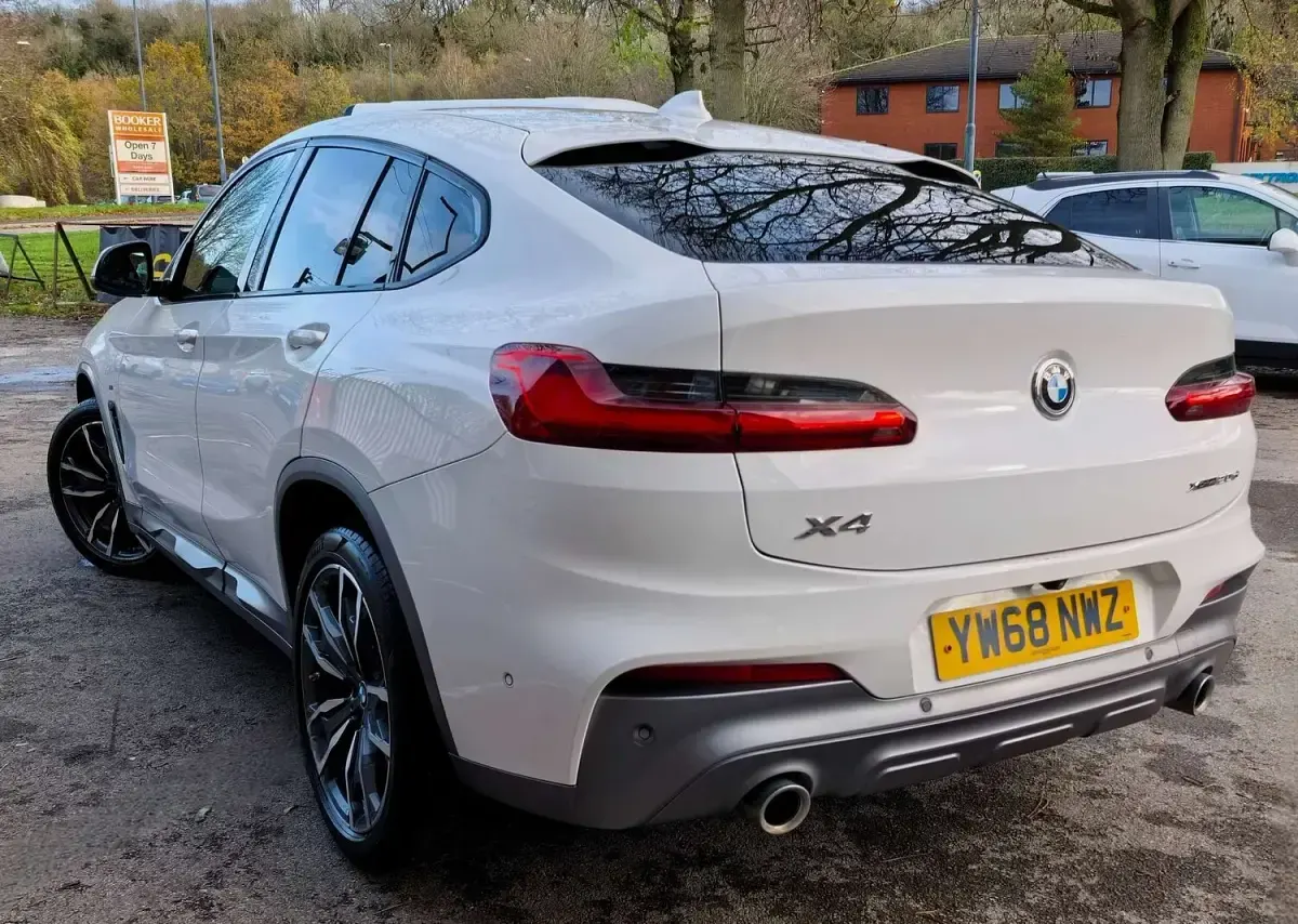 Used BMW X4 M Sport 190 HP (139 kW) 2019 White SUV