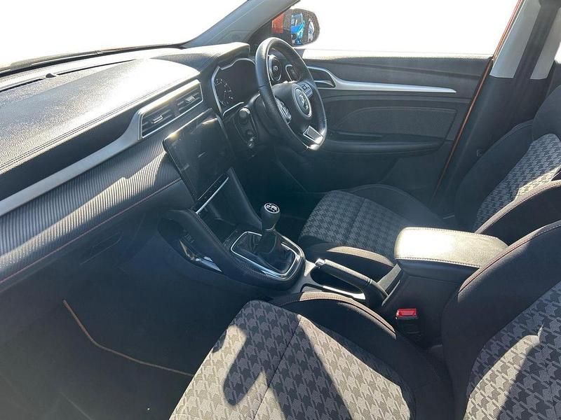 Usado MG ZS Excite 105 HP (77 kW) 2024 Laranja SUV