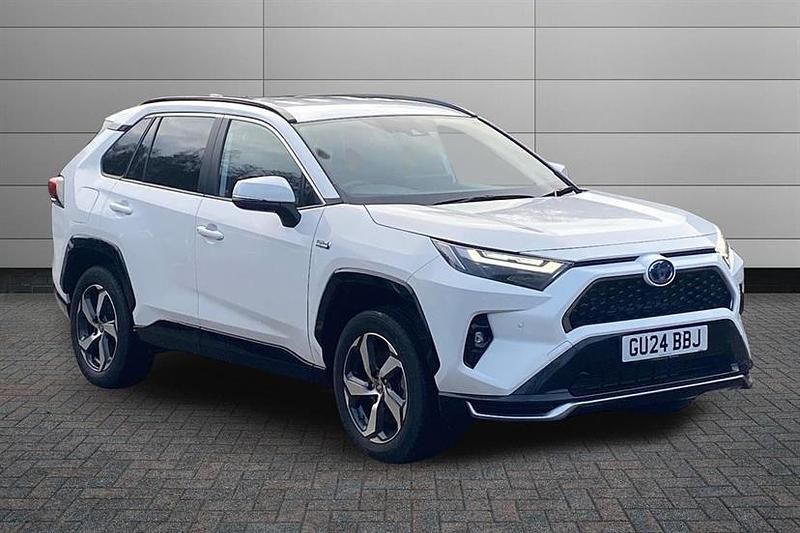 White Used 2024 Toyota RAV4 Hybrid Design SUV | £35,350 (Fair price) - Image 1/3