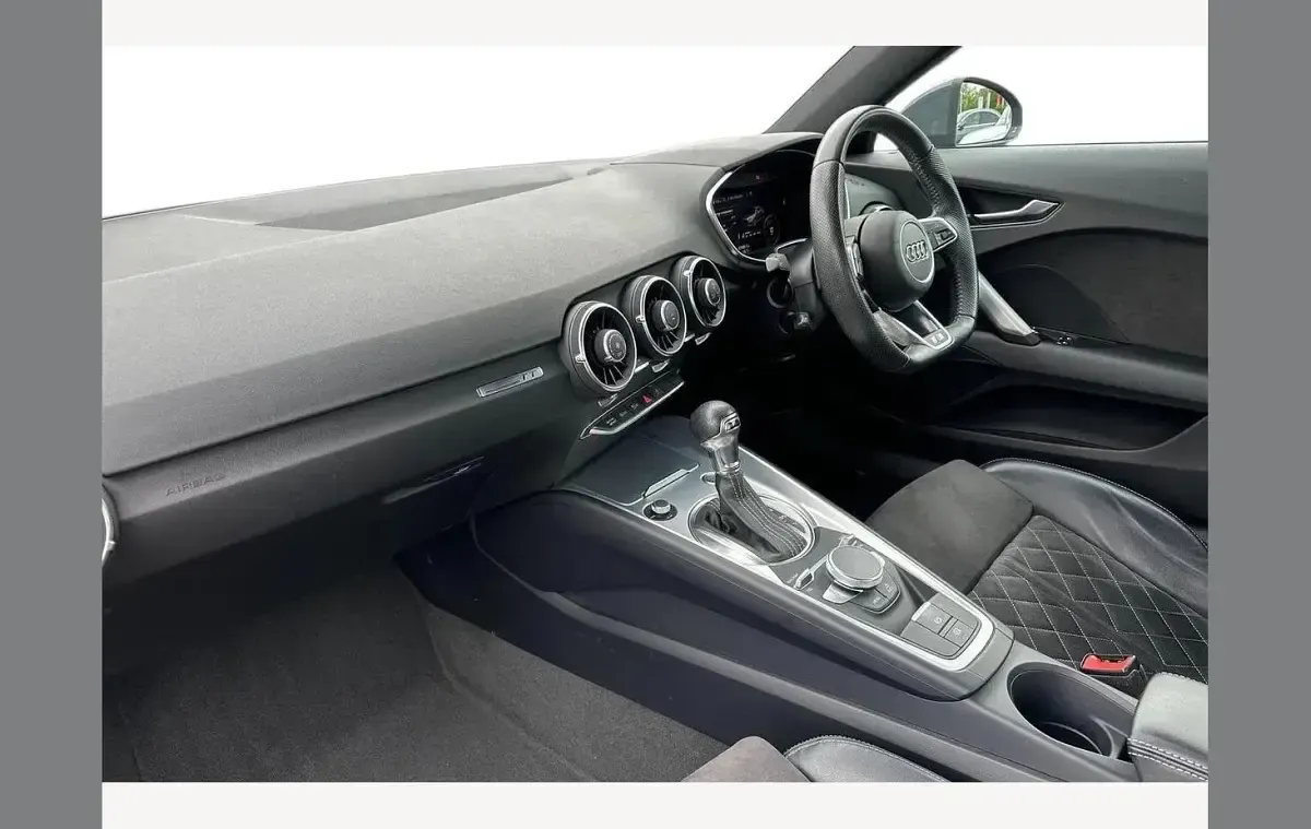 Begagnad Audi TT S-Line 197 HK (144 kW) 2019 Grå Sportkupé