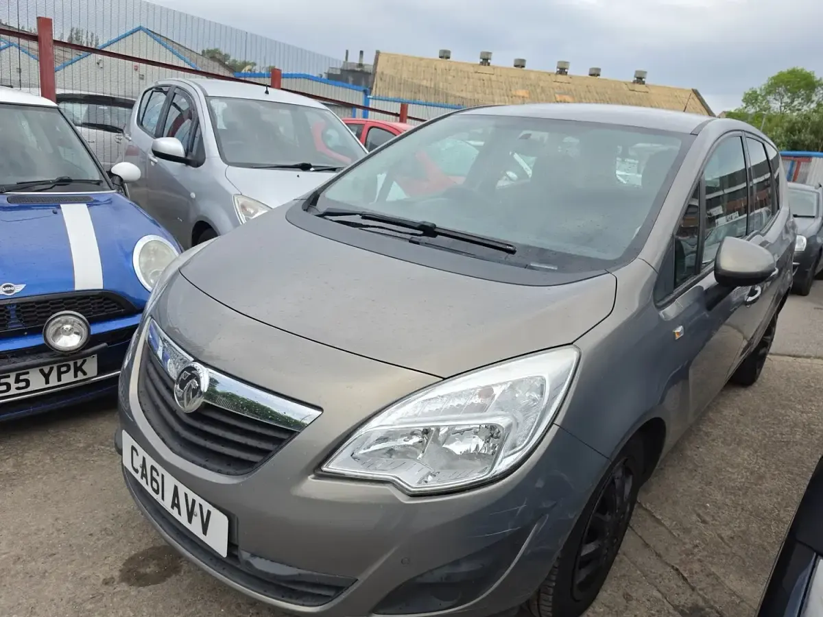 Used Vauxhall Meriva 2012 Brown MPV