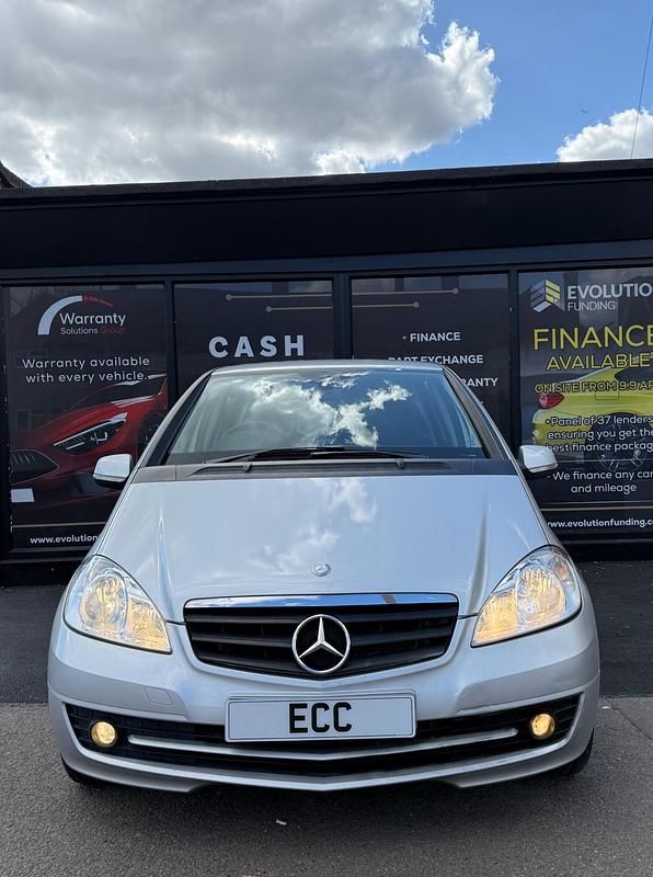 Begagnad Mercedes A160 Classic 95 HK (69 kW) 2011 Silver Halvkombi
