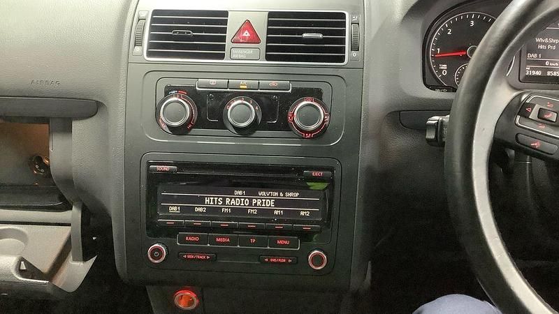 Used VW Touran SE 105 HP (77 kW) 2015 Blue MPV