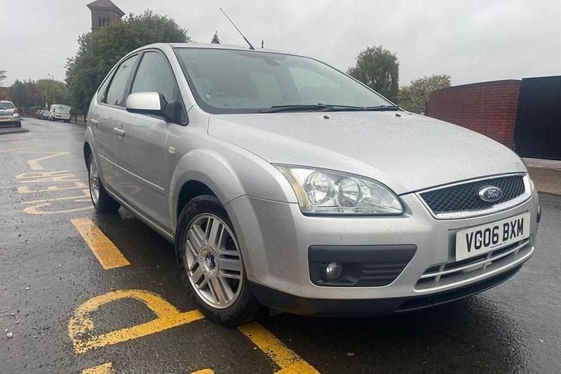 Silver Used 2006 Ford Focus Ghia Hatchback | £750 (Good price) - Image 1/1