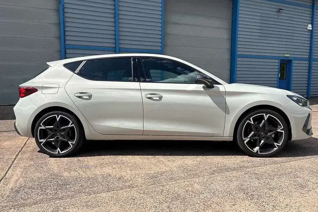 Used Cupra Leon 150 HP (110 kW) 2025 Grey Hatchback