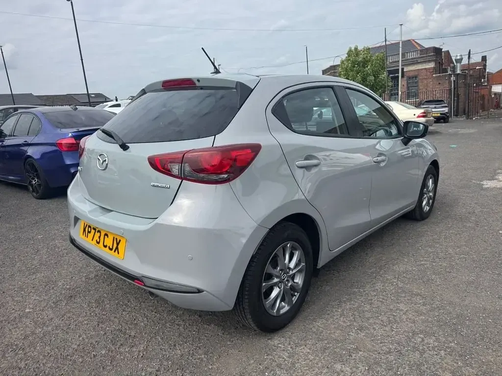 Begagnad Mazda 2 Center-Line 116 HK (85 kW) 2023 Grå Halvkombi
