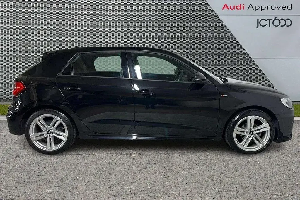 Used Audi A1 S-Line 94 HP (69 kW) 2022 Black SUV