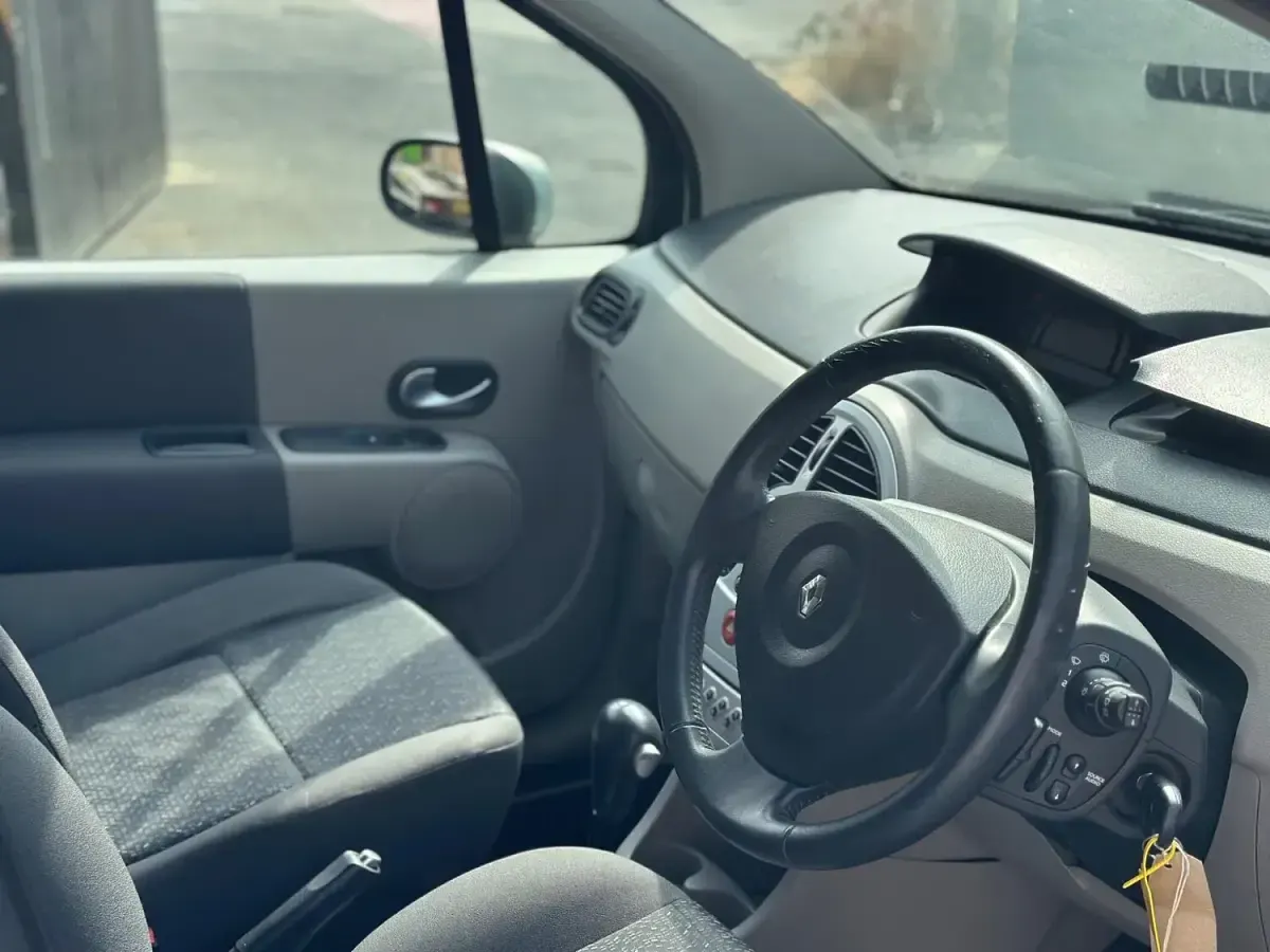 Used Renault Modus Dynamique 112 HP (82 kW) 2006 Silver MPV