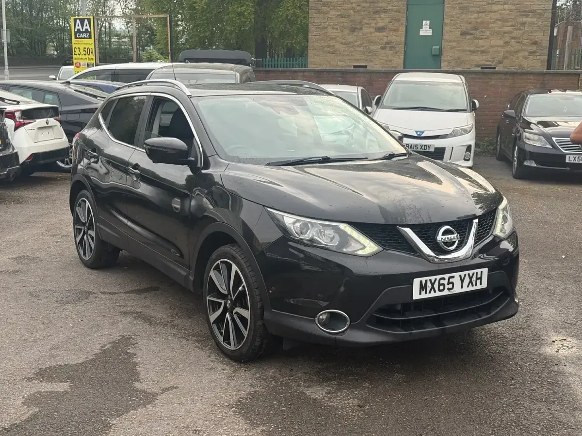 Used Nissan Qashqai Tekna 110 HP (80 kW) 2015 Black SUV