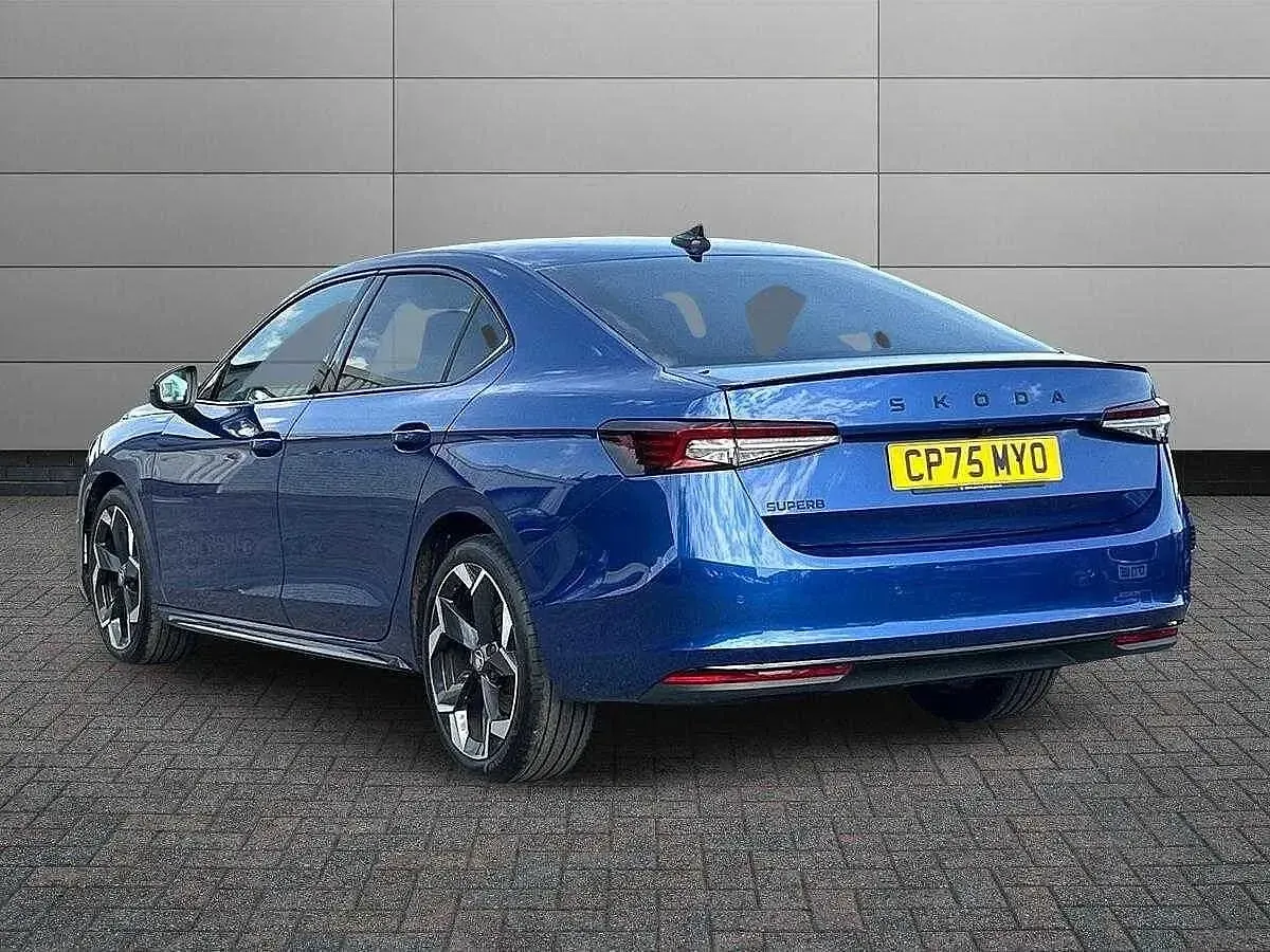 Used Skoda Superb SportLine 150 HP (110 kW) 2025 Cobalt blue metallic Hatchback