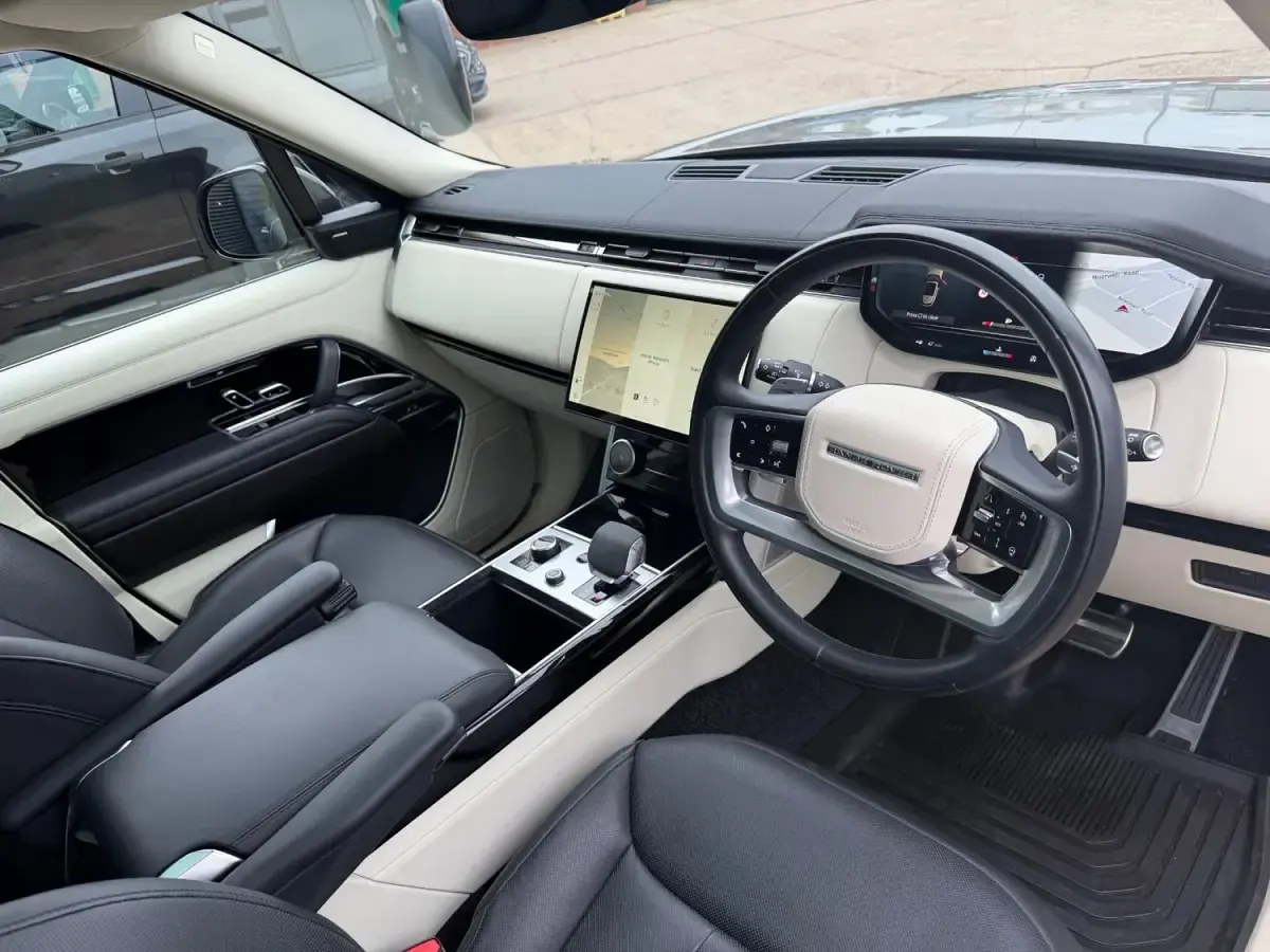 Begagnad Land Rover Range Rover SE 2022 Silver SUV