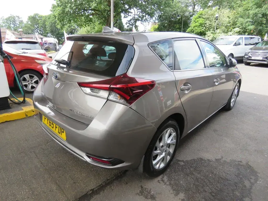 Used Toyota Auris Hybrid Business Edition 2015 Bronze Hatchback