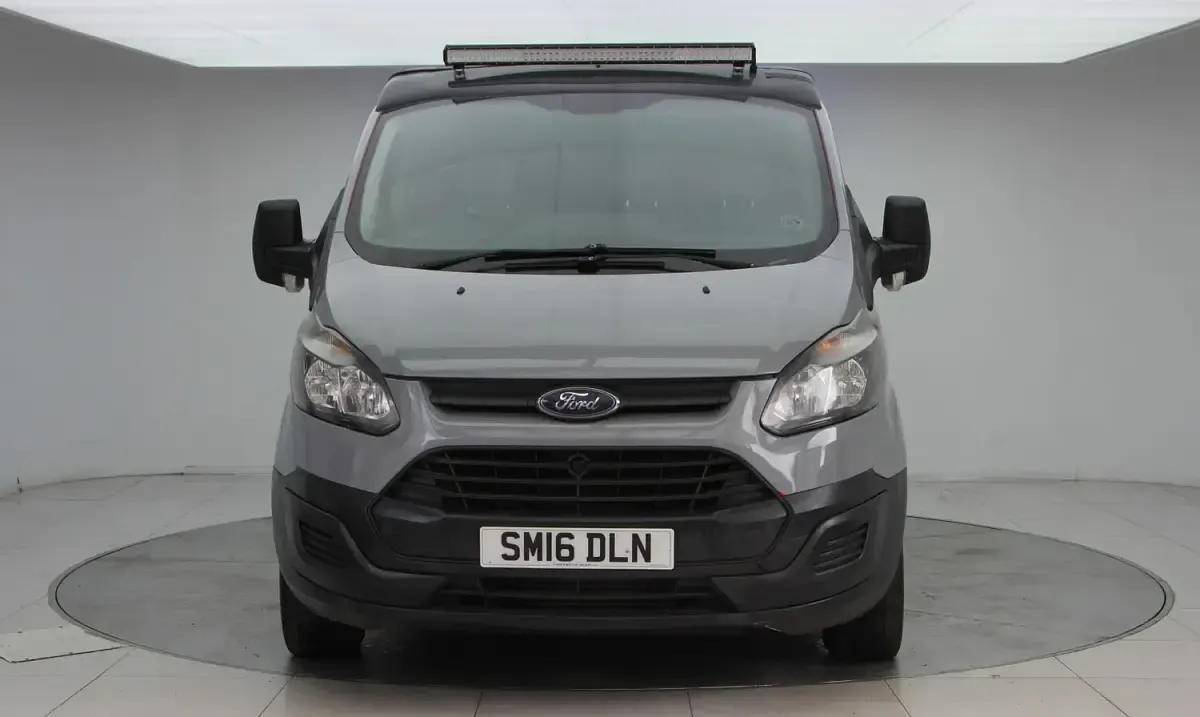 Used Ford Transit Custom 125 HP (91 kW) 2016 Red Van