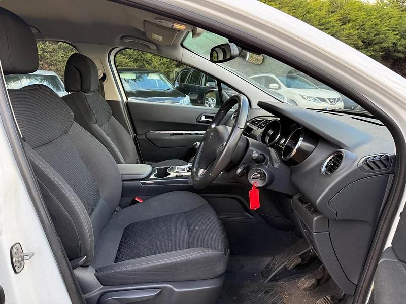Used Peugeot 3008 Active 2014 White Hatchback