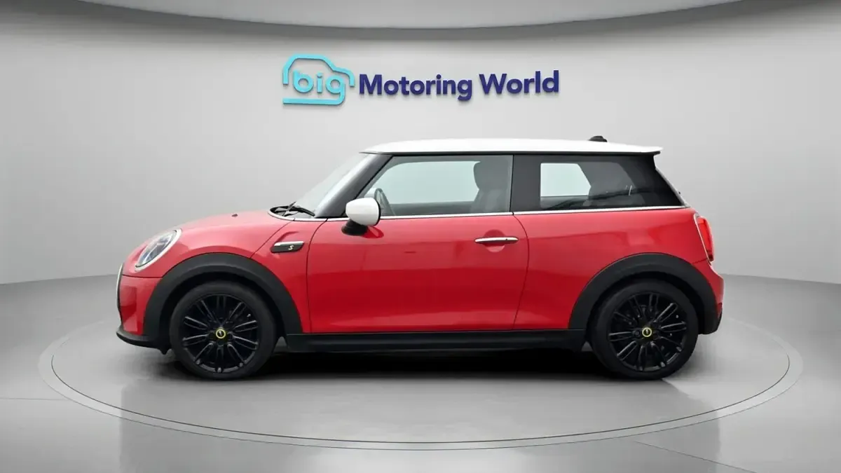 Used Mini Cooper S Hatch 135 kW (184 HP) 2021 Red Hatchback