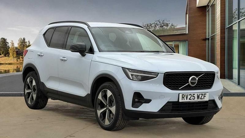 Used 2025 Volvo XC40 Plus SUV | £34,200 (A bit pricey) - Image 1/4