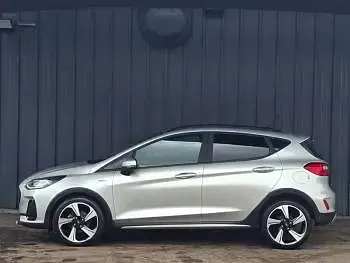 Usado Ford Fiesta Active 125 CV (91 kW) 2023 Plateado Utilitario