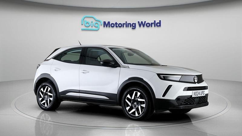 Used Vauxhall Mokka Design Edition 101 HP (74 kW) 2024 White SUV